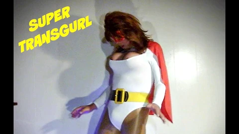 SuperTransGURL vive un serio orgasmo al seno mentre indossa collant