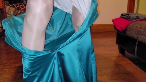 Shiny dress sez, half slip